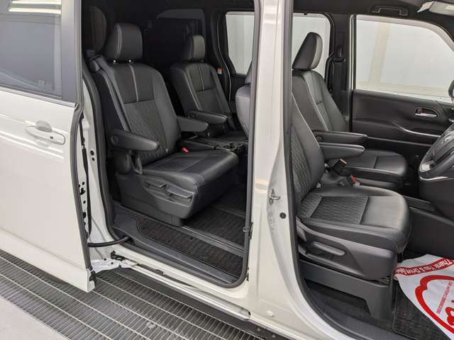 トヨタ ノア １．８ ハイブリッド Ｓ－Ｚ Ｅ－ＦＯＵＲ ４ＷＤ R5年 (東北) 99