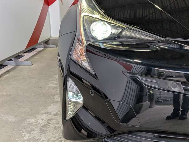 トヨタ プリウス １．８ Ａ ツーリングセレクション Ｅ－ＦＯＵＲ ４ＷＤ H28年 (東北) 99