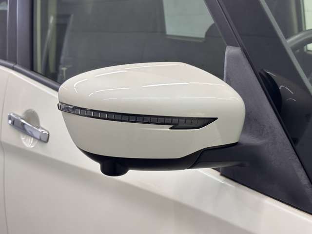 日産 セレナ ２．０ Ｘ ＶセレクションＩＩ R1年 (近畿) 99