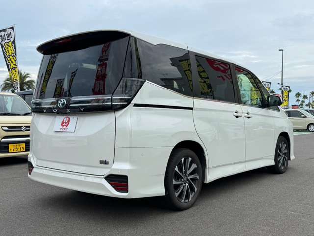 トヨタ ヴォクシー １．８ ハイブリッド Ｓ－Ｚ R4年 (九州・沖縄) 99