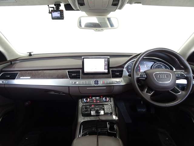 アウディ Ａ８ ３．０ ＴＦＳＩ クワトロ ４ＷＤ H24年 (関東) 99