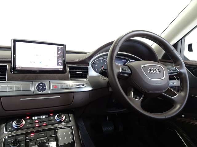 アウディ Ａ８ ３．０ ＴＦＳＩ クワトロ ４ＷＤ H24年 (関東) 99