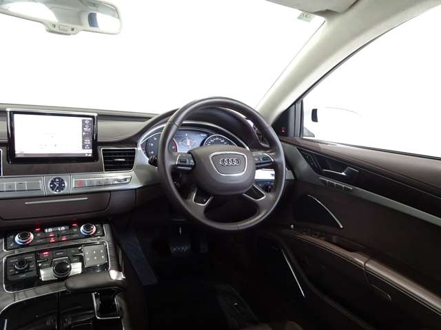 アウディ Ａ８ ３．０ ＴＦＳＩ クワトロ ４ＷＤ H24年 (関東) 99