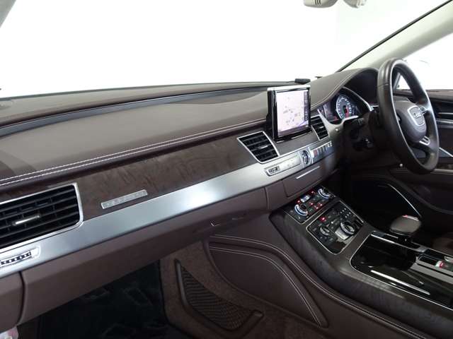 アウディ Ａ８ ３．０ ＴＦＳＩ クワトロ ４ＷＤ H24年 (関東) 99