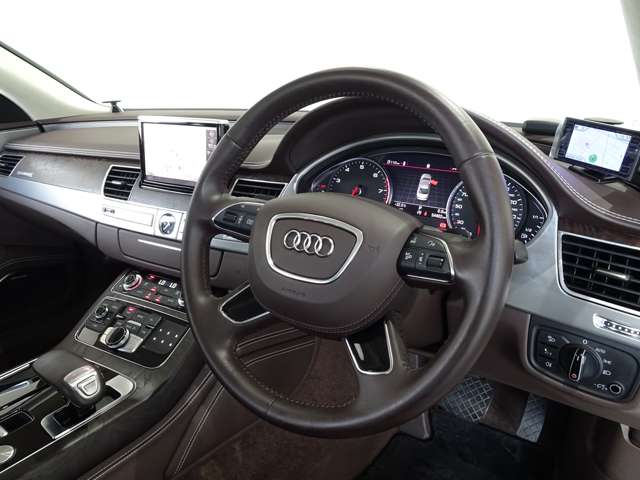 アウディ Ａ８ ３．０ ＴＦＳＩ クワトロ ４ＷＤ H24年 (関東) 99