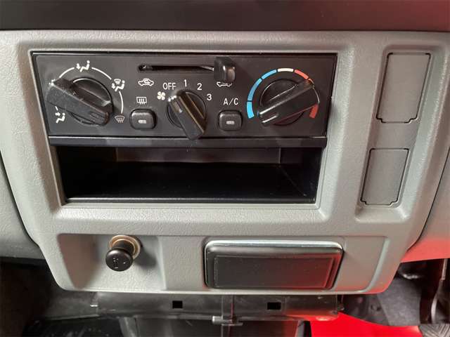 三菱 ミニキャブバン ６６０ ブラボー ターボ車 ハイルーフ H25年 (九州・沖縄) 99