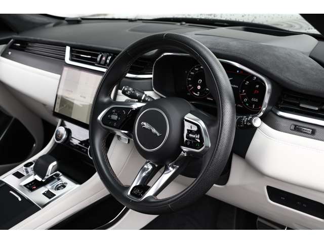 ジャガー Ｆペース ＳＶＲ ５．０Ｌ Ｐ５５０ ４ＷＤ R4年 (東海) 99