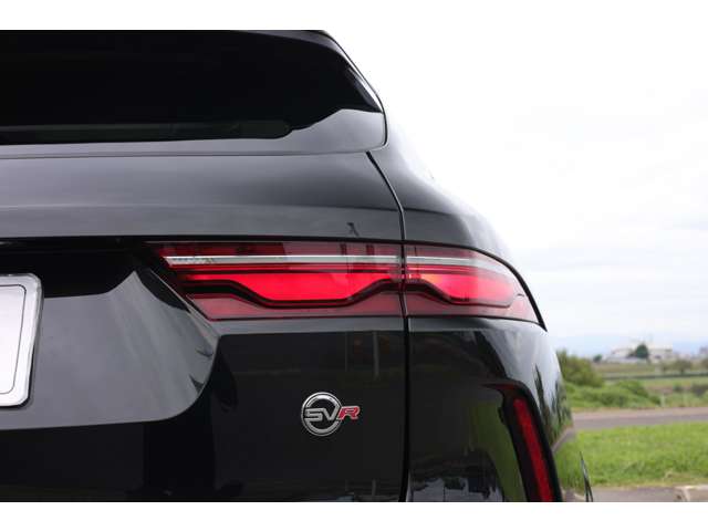 ジャガー Ｆペース ＳＶＲ ５．０Ｌ Ｐ５５０ ４ＷＤ R4年 (東海) 99