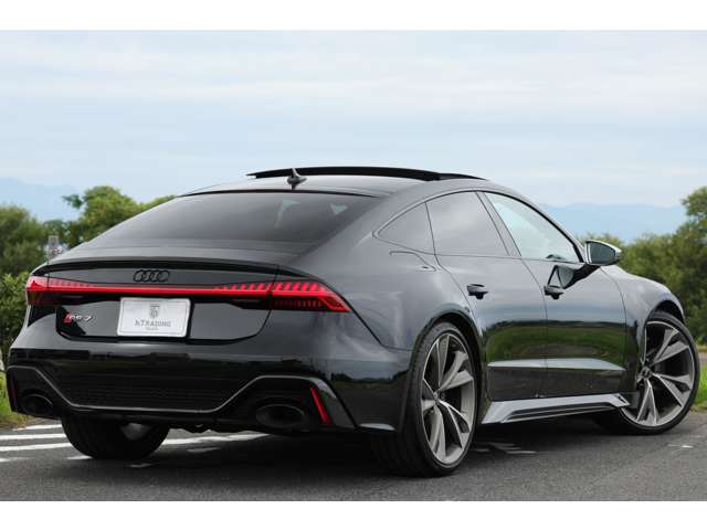 アウディ ＲＳ７　スポーツバック エアサスペンション装着車 ４ＷＤ R3年 (東海) 99