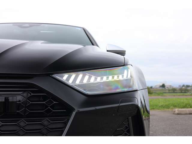 アウディ ＲＳ７　スポーツバック エアサスペンション装着車 ４ＷＤ R3年 (東海) 99