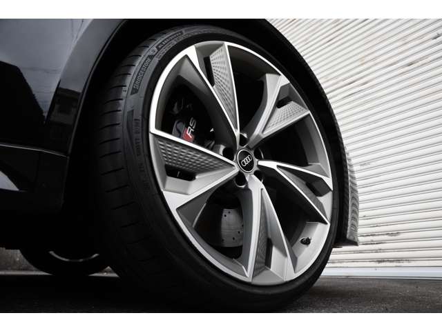アウディ ＲＳ７　スポーツバック エアサスペンション装着車 ４ＷＤ R3年 (東海) 99