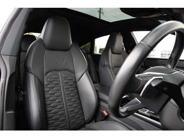 アウディ ＲＳ７　スポーツバック エアサスペンション装着車 ４ＷＤ R3年 (東海) 99