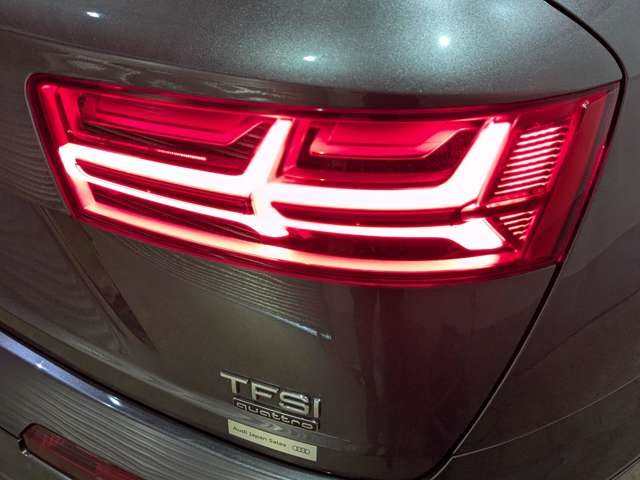 アウディ Ｑ７ ３．０ ＴＦＳＩ クワトロ Ｓラインパッケージ４ＷＤ H29年 (関東) 99