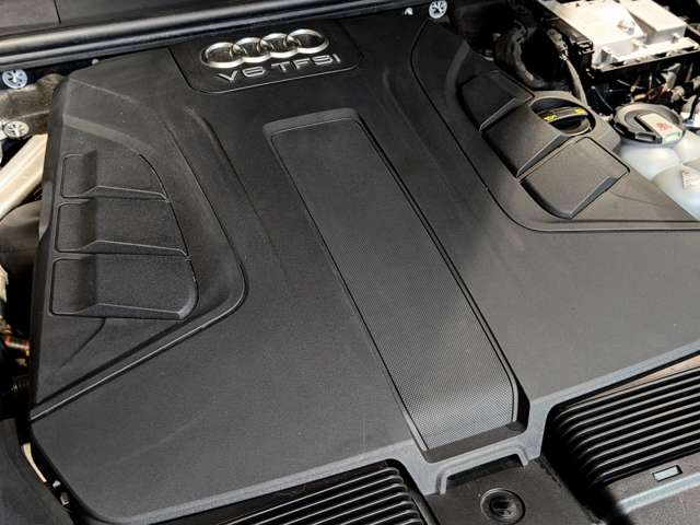 アウディ Ｑ７ ３．０ ＴＦＳＩ クワトロ Ｓラインパッケージ４ＷＤ H29年 (関東) 99