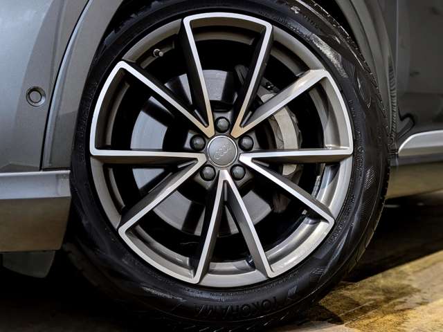 アウディ Ｑ７ ３．０ ＴＦＳＩ クワトロ Ｓラインパッケージ４ＷＤ H29年 (関東) 99