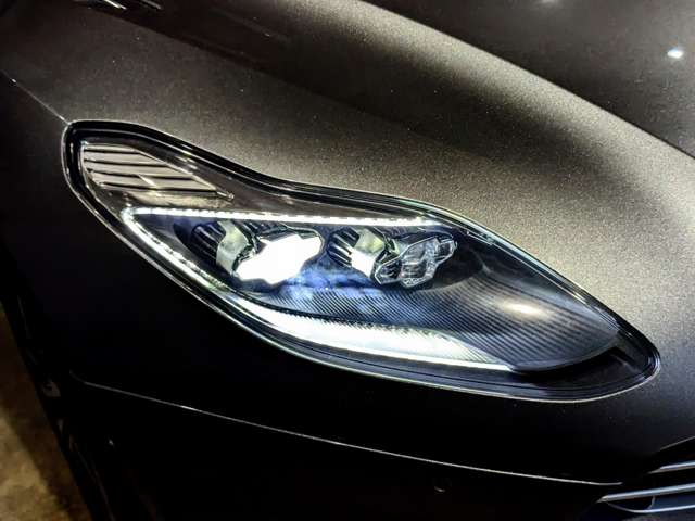 アストンマーティン ＤＢ１１ ローンチエディション H29年 (関東) 99