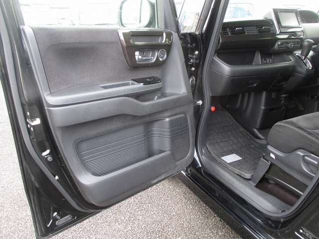 ホンダ Ｎ　ＢＯＸ カスタム ６６０ Ｇ Ｌ ホンダセンシング H30年 (九州・沖縄) 99