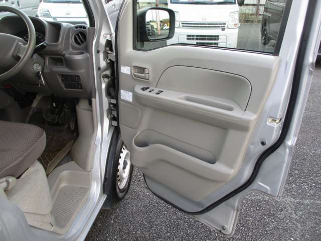 スズキ エブリイ ６６０ ＰＣ リミテッド ハイルーフ ５ＡＧＳ車 ４ＷＤ H28年 (九州・沖縄) 99