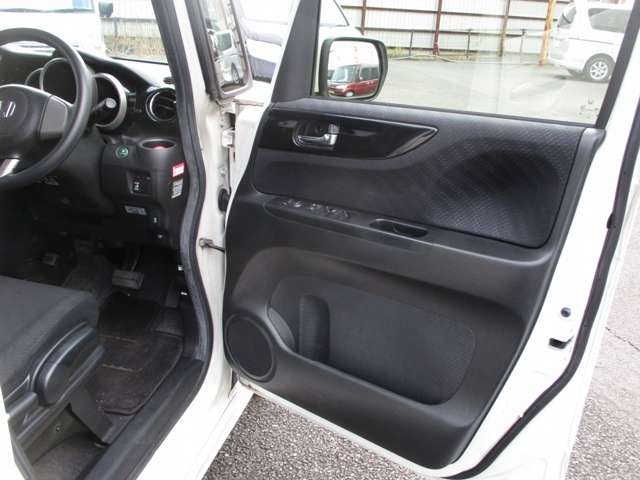 ホンダ Ｎ　ＢＯＸ ６６０ カスタムＧ H27年 (九州・沖縄) 99