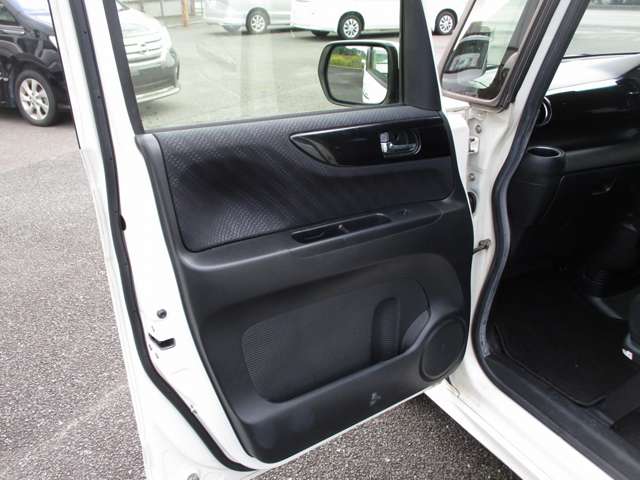 ホンダ Ｎ　ＢＯＸ ６６０ カスタムＧ H27年 (九州・沖縄) 99