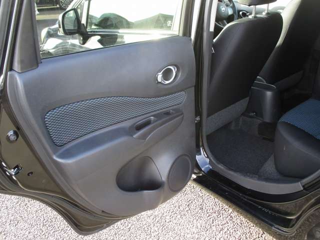 日産 ノート １．２ Ｘ ＤＩＧ－Ｓ H26年 (九州・沖縄) 99