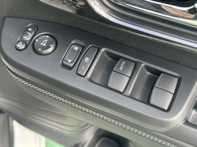 ホンダ Ｎ　ＢＯＸ カスタム ６６０ コーディネートスタイル モノトーン R8年 (東海) 99