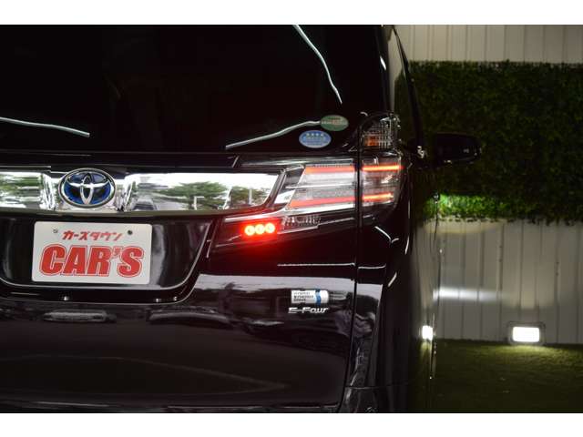 トヨタ ヴェルファイア　ハイブリッド ハイブリッド ２．５ ＺＲ Ｅ－ＦＯＵＲ ４ＷＤ H27年 (北海道) 99