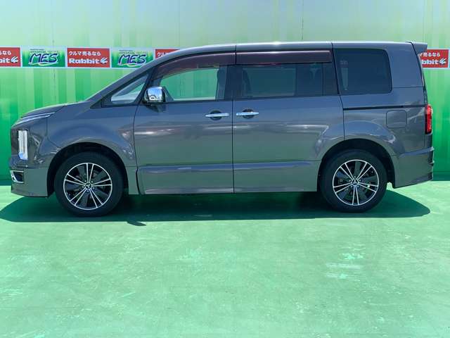 三菱 デリカ　Ｄ：５ アーバンギア ２．２ Ｇ ディーゼルターボ ４ＷＤ R1年 (関東) 99