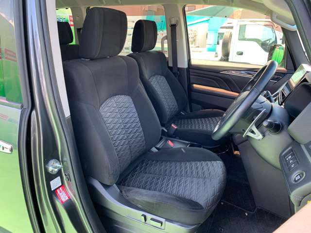 三菱 デリカ　Ｄ：５ アーバンギア ２．２ Ｇ ディーゼルターボ ４ＷＤ R1年 (関東) 99