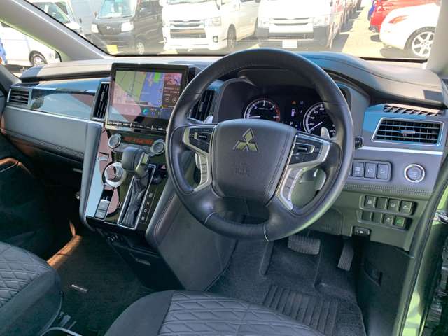 三菱 デリカ　Ｄ：５ アーバンギア ２．２ Ｇ ディーゼルターボ ４ＷＤ R1年 (関東) 99