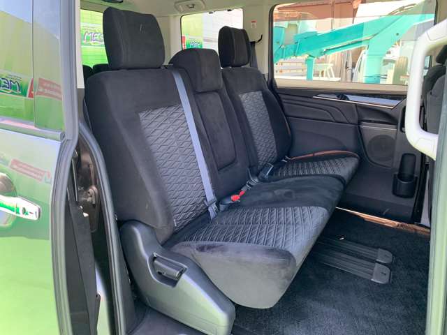 三菱 デリカ　Ｄ：５ アーバンギア ２．２ Ｇ ディーゼルターボ ４ＷＤ R1年 (関東) 99