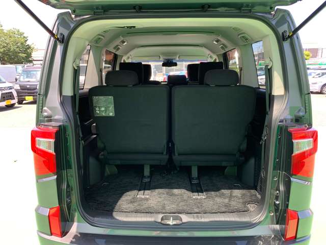 三菱 デリカ　Ｄ：５ アーバンギア ２．２ Ｇ ディーゼルターボ ４ＷＤ R1年 (関東) 99