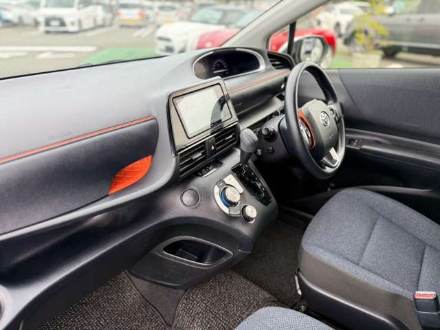 トヨタ シエンタ　ハイブリッド ハイブリッド １．５ Ｘ H29年 (近畿) 99