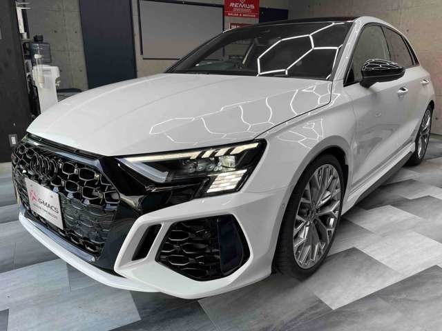 アウディ ＲＳ３　スポーツバック ２．５ ４ＷＤ R6年 (近畿) 99