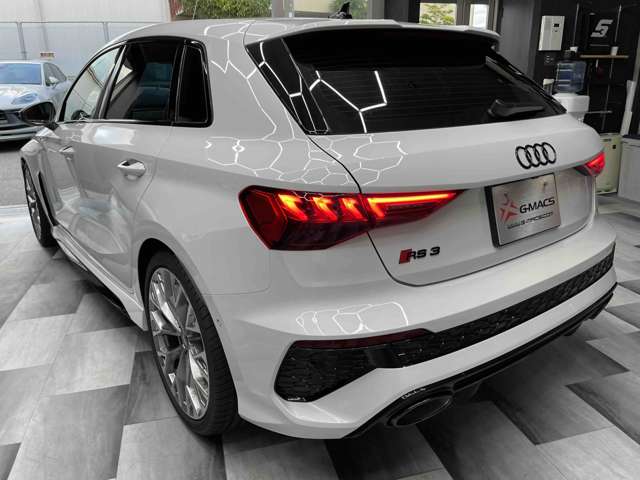 アウディ ＲＳ３　スポーツバック ２．５ ４ＷＤ R6年 (近畿) 99