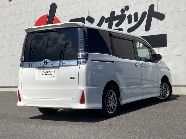 トヨタ ヴォクシー １．８ ハイブリッド ＺＳ 煌ＩＩＩ R3年 () 99