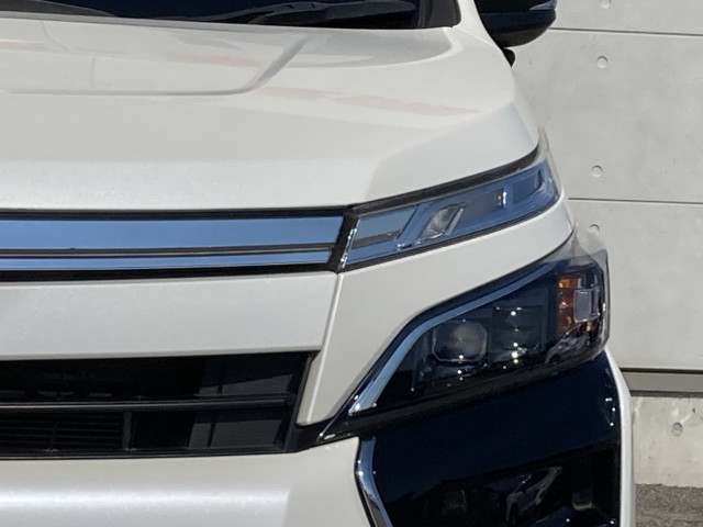 トヨタ ヴォクシー １．８ ハイブリッド ＺＳ 煌ＩＩＩ R3年 () 99