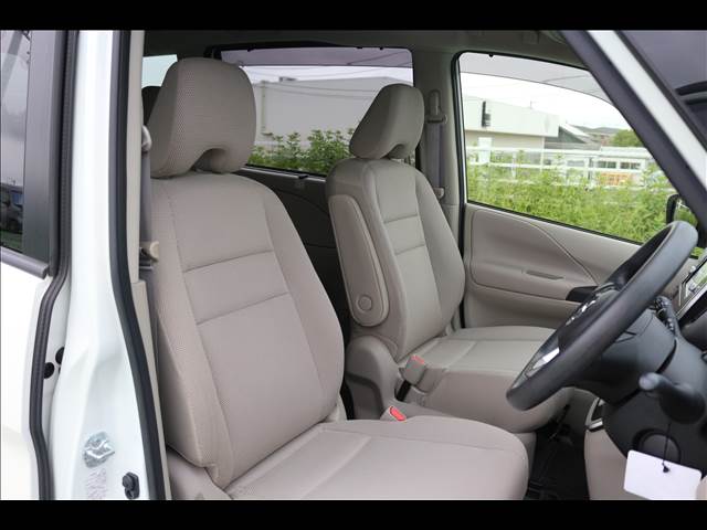 日産 セレナ Ｘ　Ｖセレクション H29年 () 99