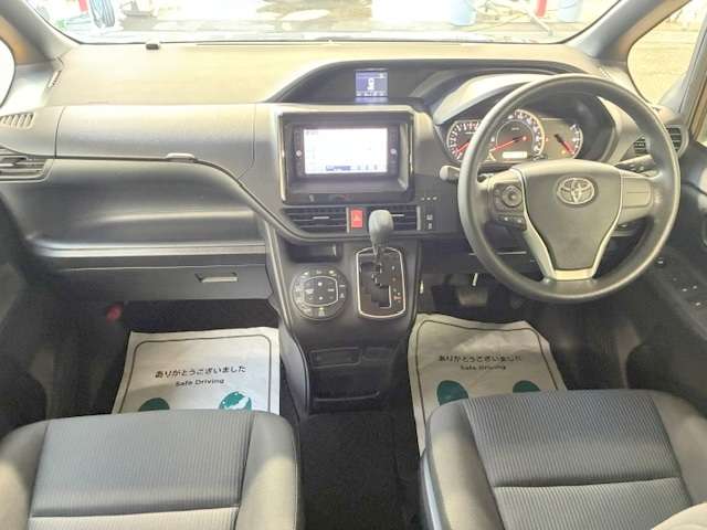 トヨタ ヴォクシー ２．０ Ｘ H28年 (関東) 99