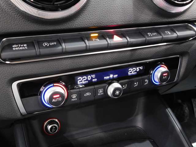 アウディ Ａ３　セダン １．８ ＴＦＳＩ クワトロ Ｓラインパッケージ ４ＷＤ H27年 (近畿) 99