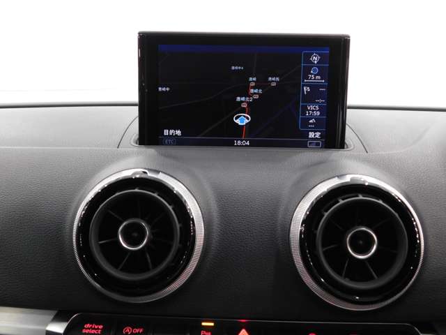 アウディ Ａ３　セダン １．８ ＴＦＳＩ クワトロ Ｓラインパッケージ ４ＷＤ H27年 (近畿) 99