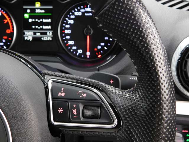 アウディ Ａ３　セダン １．８ ＴＦＳＩ クワトロ Ｓラインパッケージ ４ＷＤ H27年 (近畿) 99