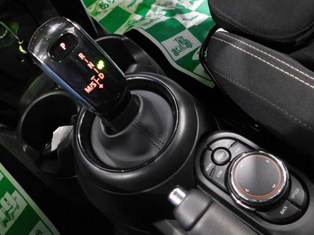ミニ ミニ クーパーＳ ３ドア ＤＣＴ R1年 (近畿) 99