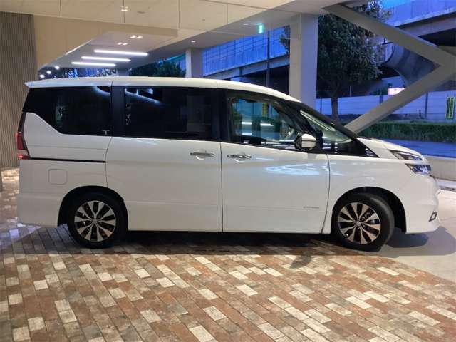 日産 セレナ ２．０ ハイウェイスター ＶセレクションＩＩ R1年 (近畿) 99