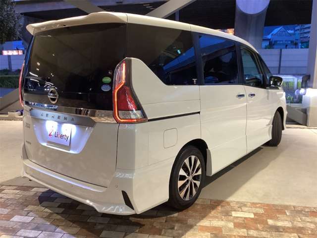 日産 セレナ ２．０ ハイウェイスター ＶセレクションＩＩ R1年 (近畿) 99