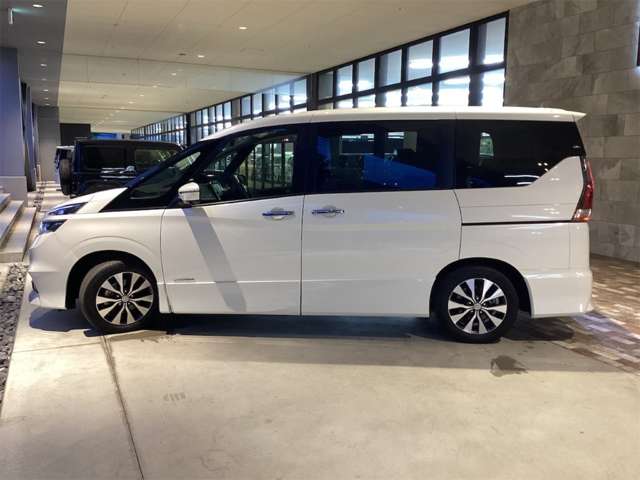 日産 セレナ ２．０ ハイウェイスター ＶセレクションＩＩ R1年 (近畿) 99