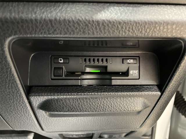 トヨタ ヴォクシー ２．０ ＺＳ 煌ＩＩ R1年 (近畿) 99