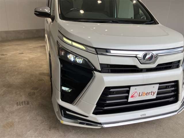 トヨタ ヴォクシー ２．０ ＺＳ 煌ＩＩ R1年 (近畿) 99