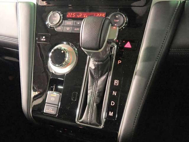 三菱 デリカ　Ｄ：５ アーバンギア ２．２ Ｇ パワーパッケージ ディーゼルターボ ４ＷＤ R1年 (近畿) 99