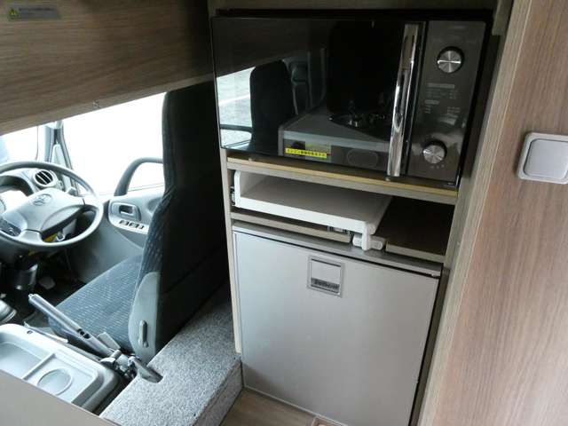 トヨタ カムロード キャンパー厚木 R4年 (関東) 99